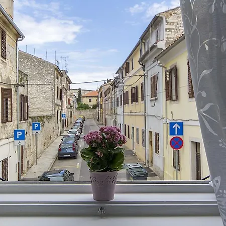 Apartament Center Tina *