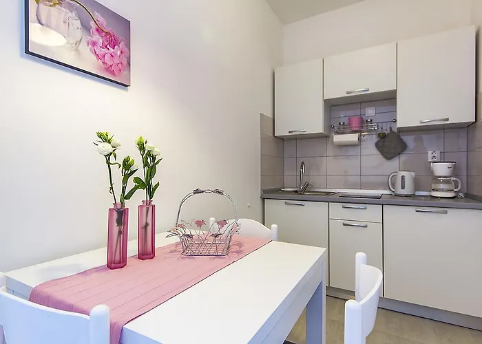 Center Tina Apartment Pula