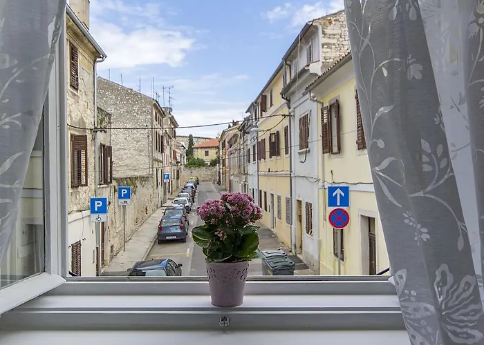 Apartman Center Tina *